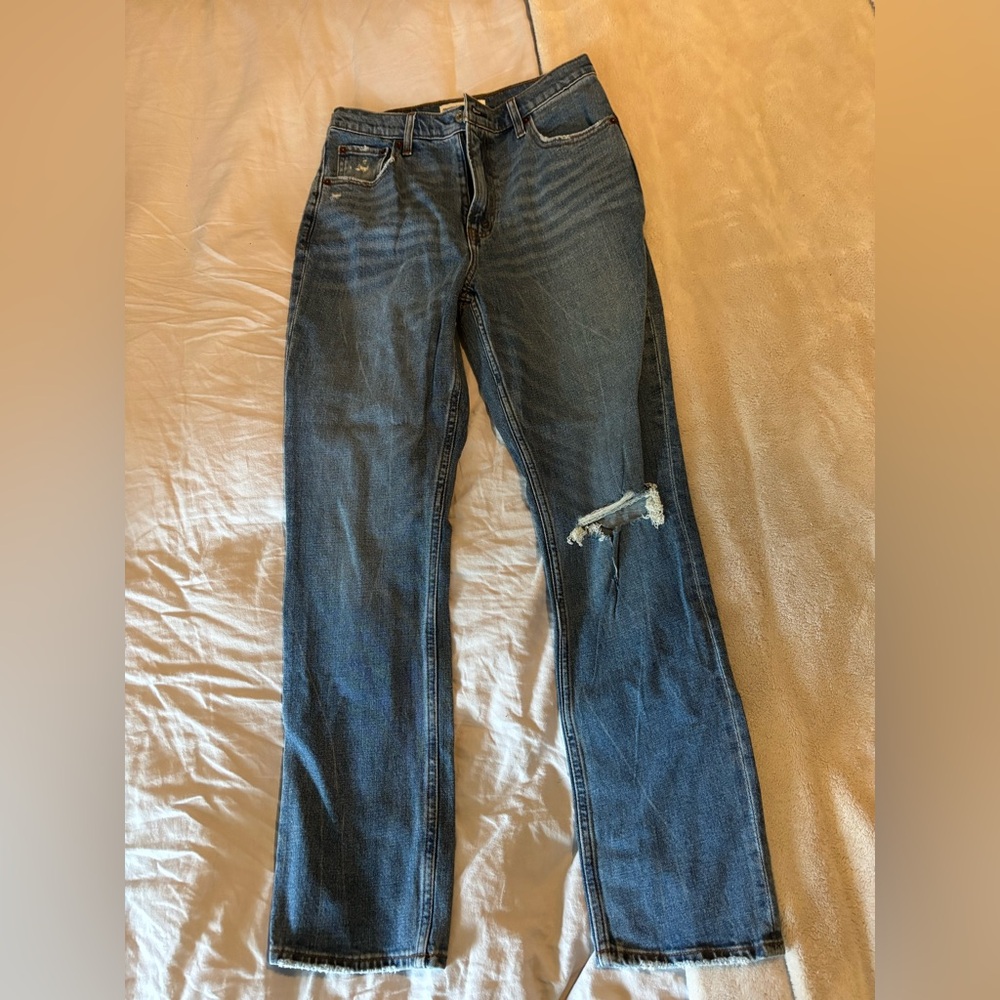 Abercrombie & Fitch 90s Straight Ultra High Rise Jeans, Size 6s - Picture 4 of 4